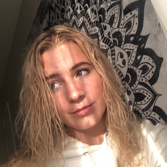 Meet your Posher, Gwynne - Picture 1 of 1